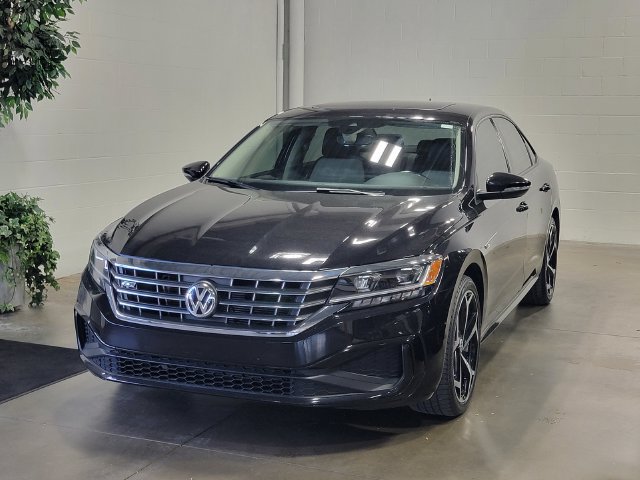 Used 2020 Volkswagen Passat 2.0T R-Line FWD image 2