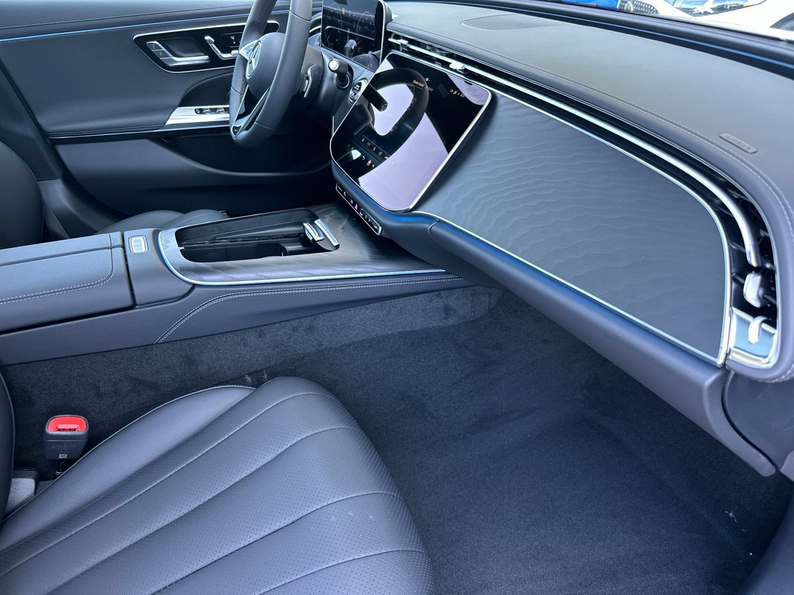 New 2027 Mercedes-Benz E 450 4MATIC Sedan image 16