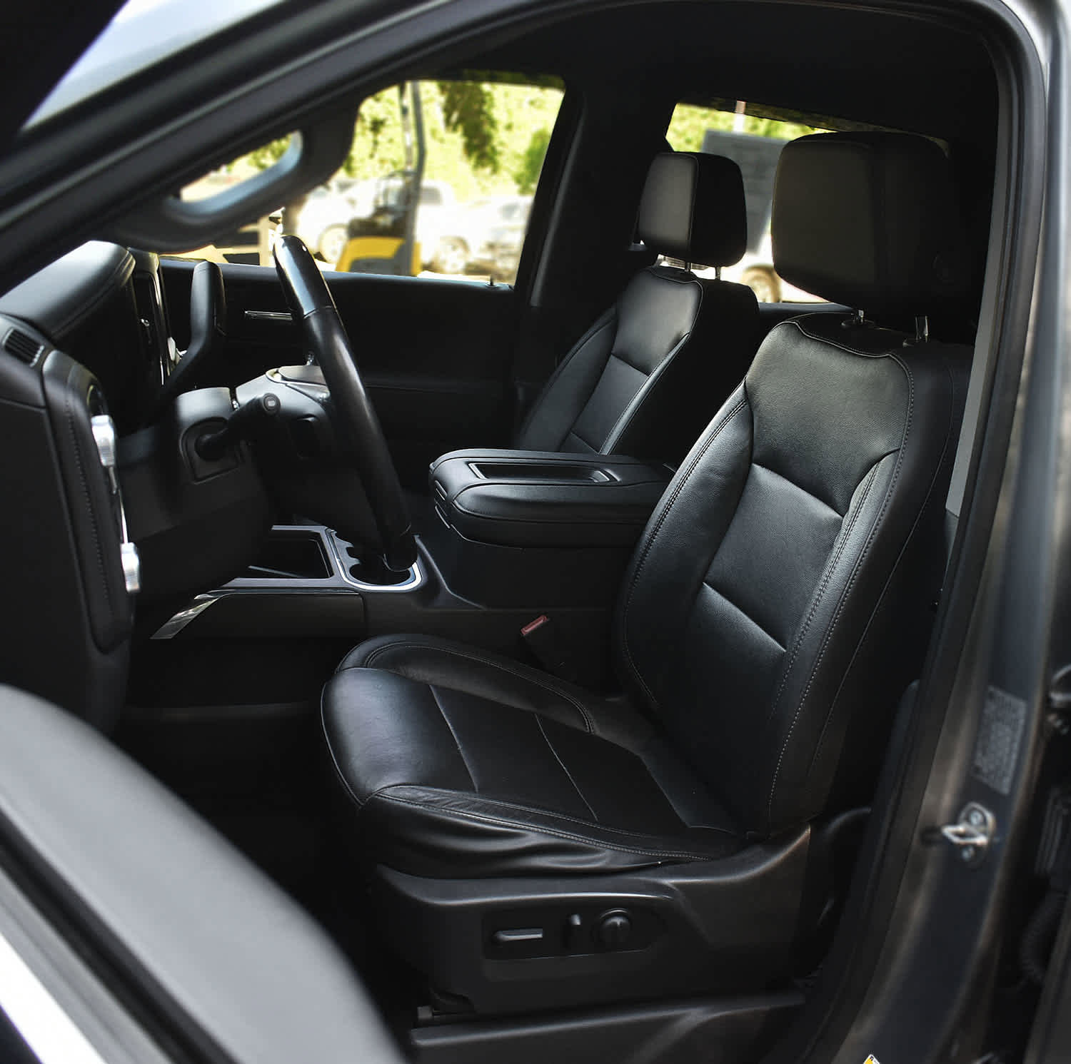 Used 2019 GMC Sierra 1500 SLT w/ SLT Premium Plus Package AWD/4WD image 10