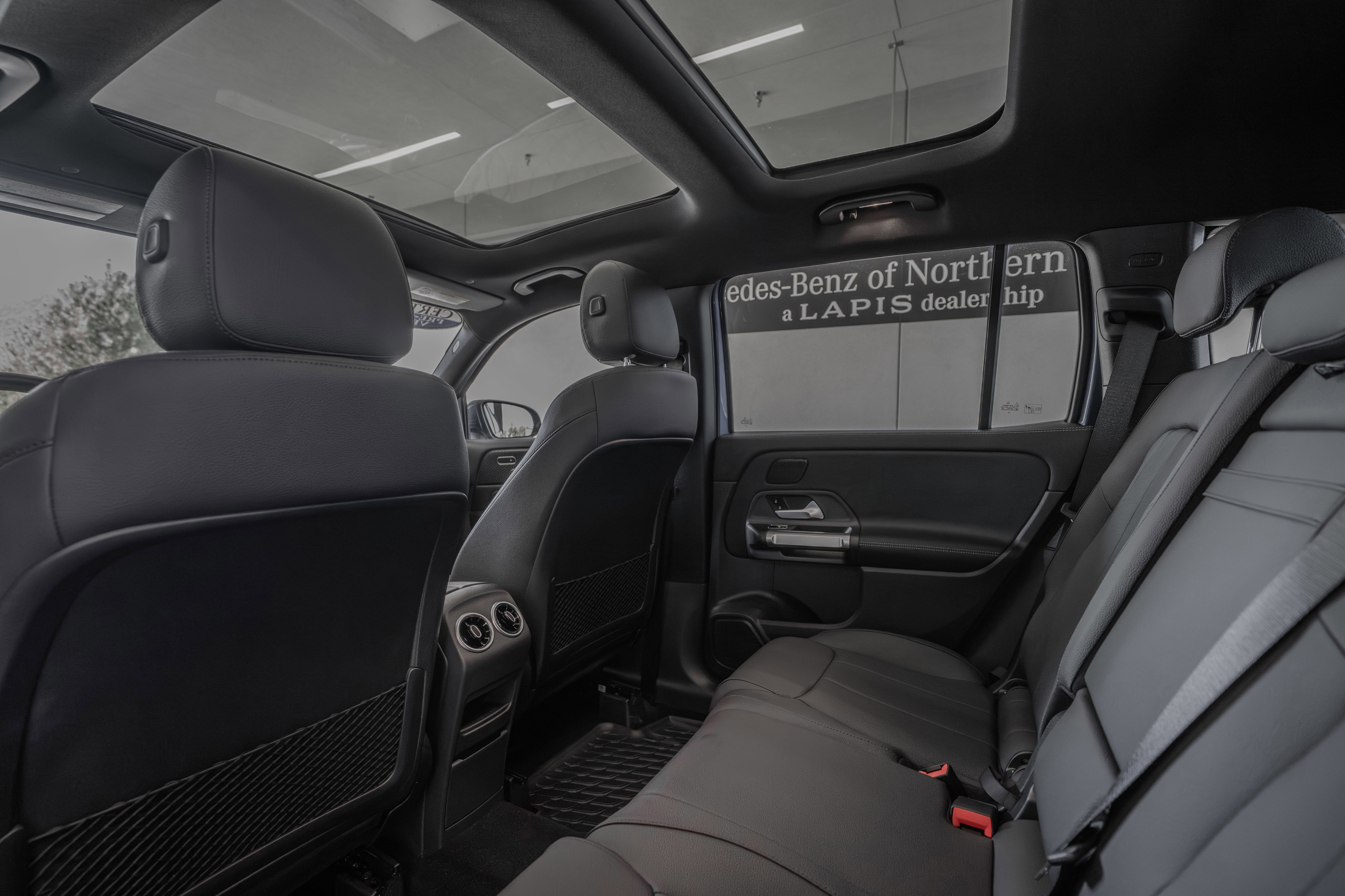 Certified 2025 Mercedes-Benz GLB 250 4MATIC image 26