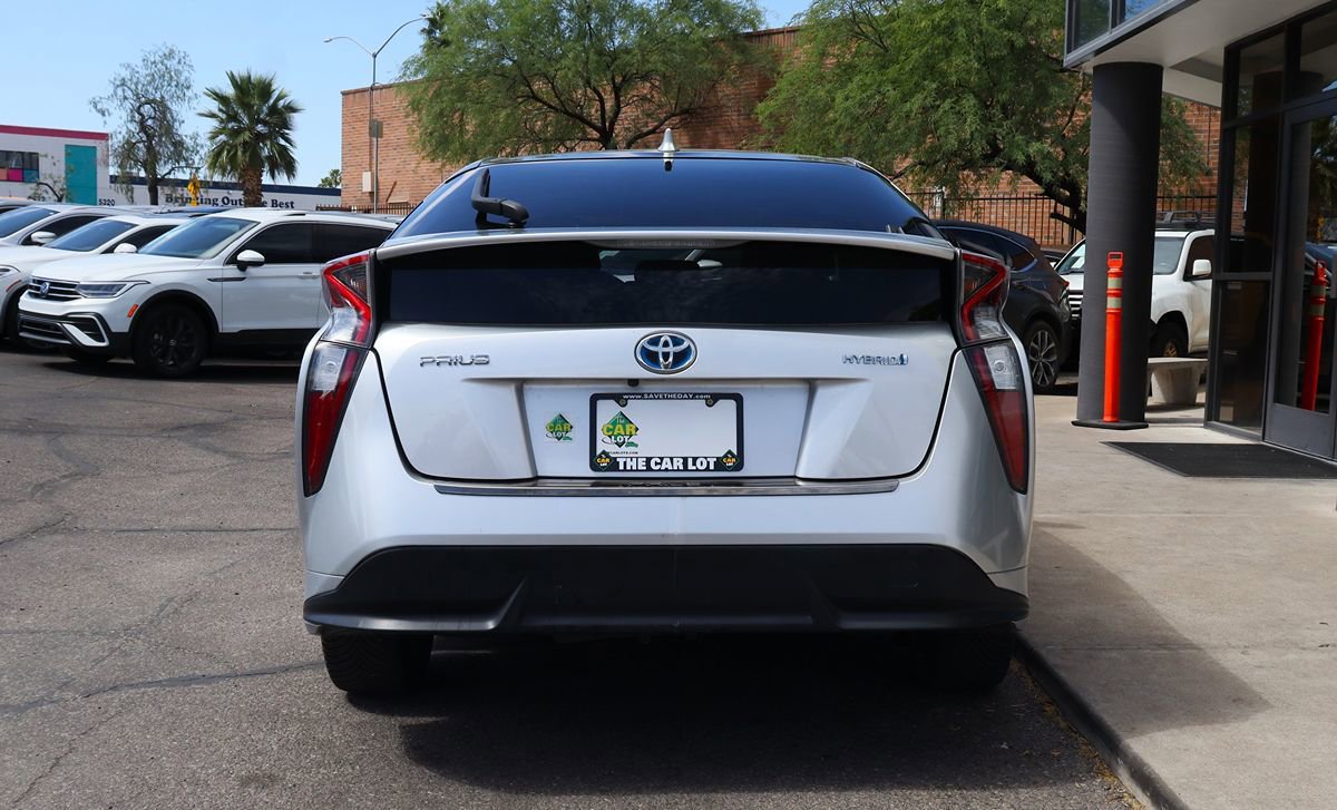 Used 2016 Toyota Prius Three Touring FWD image 11