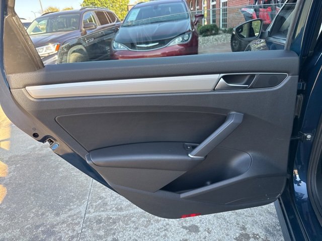 Used 2019 Volkswagen Passat 2.0T Wolfsburg image 42