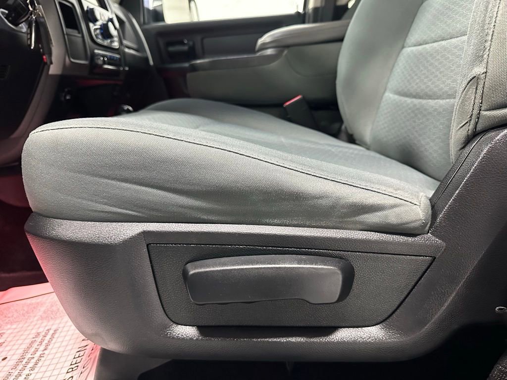 Used 2016 RAM 2500 Tradesman w/ Chrome Appearance Group image 12