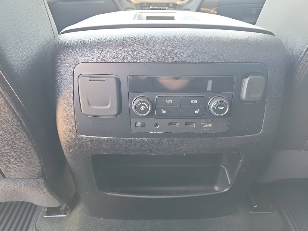 Used 2018 GMC Yukon SLT w/ Premium Edition AWD/4WD image 21
