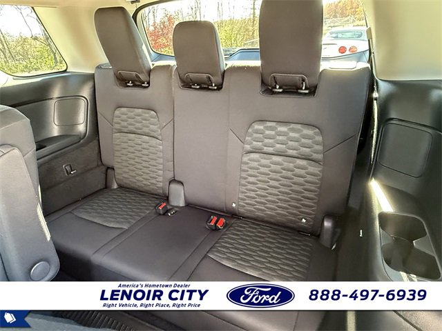 Used 2022 Nissan Pathfinder SV w/ SV Premium Package image 17