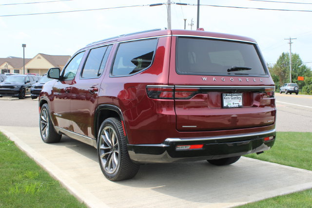 Used 2022 Jeep Wagoneer Series III w/ Premium Group I AWD/4WD image 36