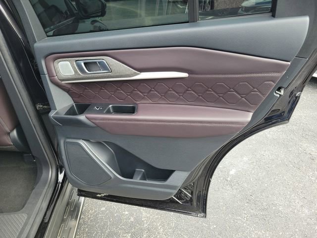 Used 2025 Ford Explorer Platinum w/ Ultimate Package image 34