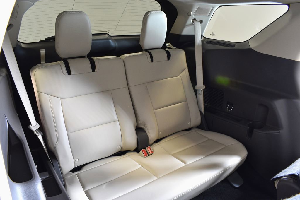 Used 2020 Ford Explorer Platinum w/ Premium Technology Package image 41