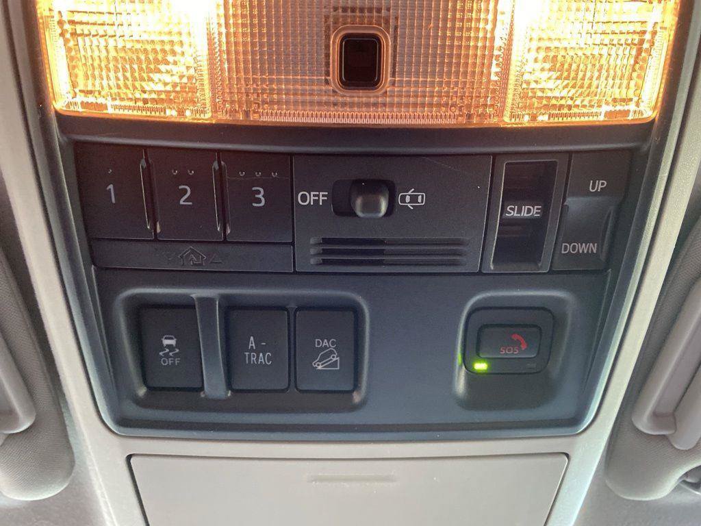 Used 2021 Toyota 4Runner Limited AWD/4WD image 27