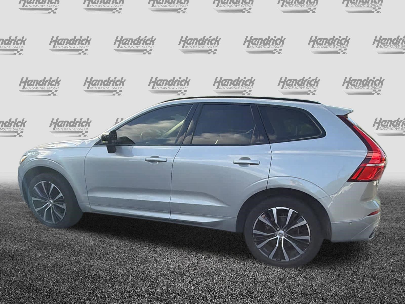 Used 2024 Volvo XC60 B5 Plus w/ Protection Package Premier AWD/4WD image 9