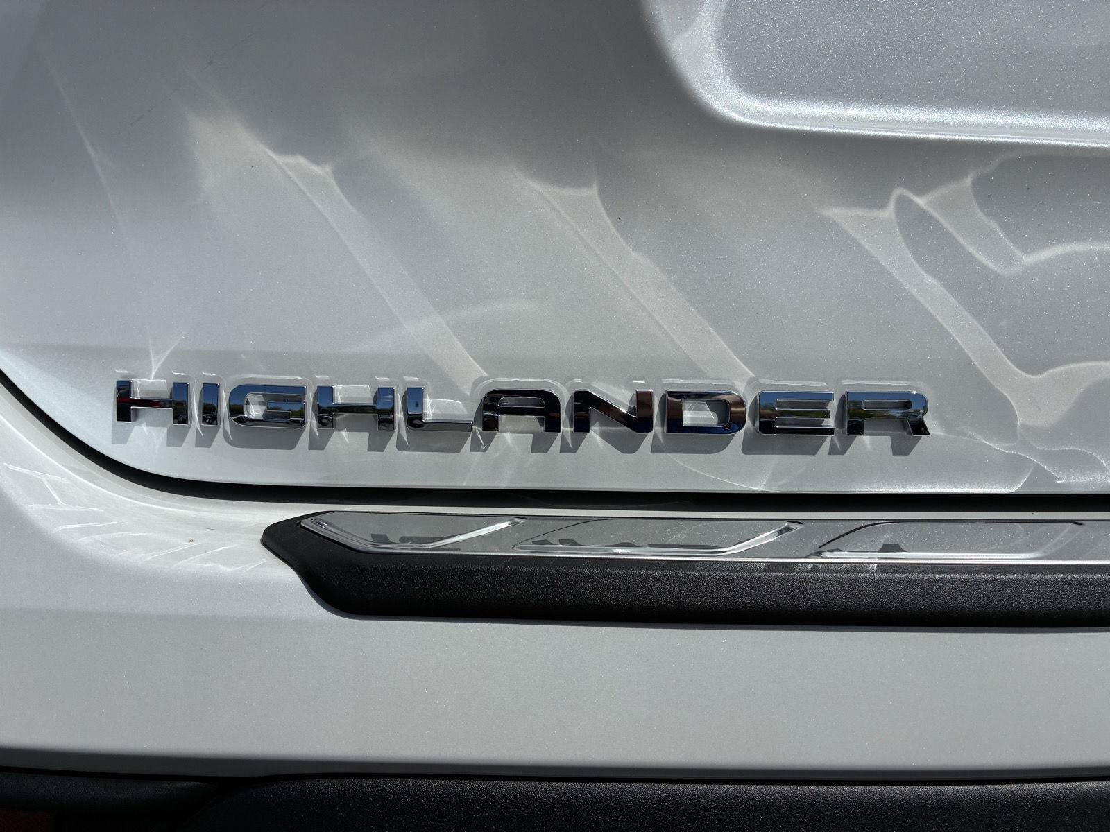Used 2026 Toyota Highlander XLE AWD/4WD image 9