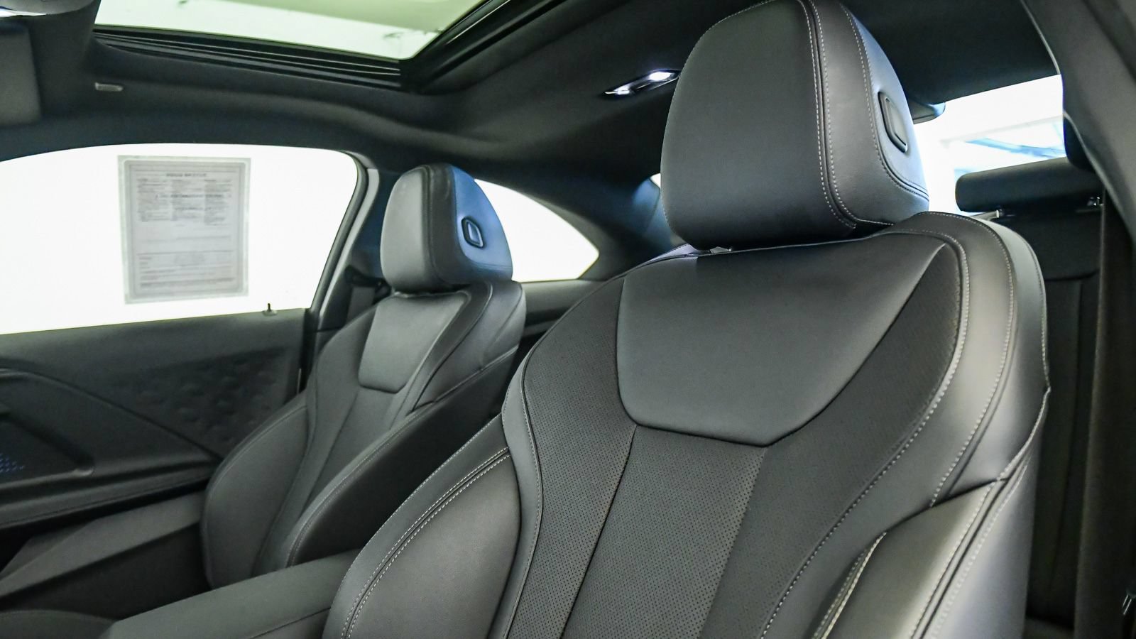 Used 2023 BMW 230i Coupe w/ Convenience Package RWD image 18