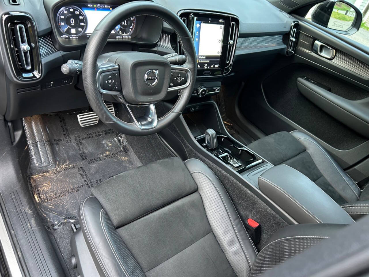 Used 2021 Volvo XC40 T5 R-Design w/ Advanced Package AWD/4WD image 19