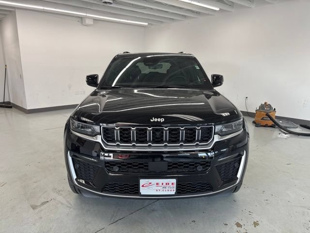 New 2026 Jeep Grand Cherokee Limited w/ Luxury Tech Group II AWD/4WD image 2