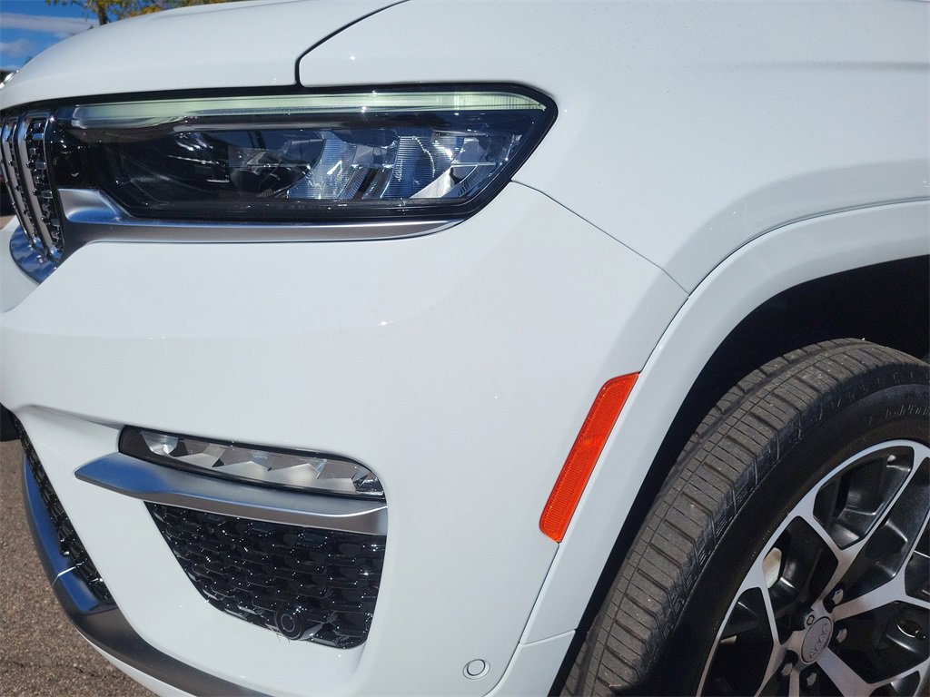 New 2025 Jeep Grand Cherokee Summit image 5