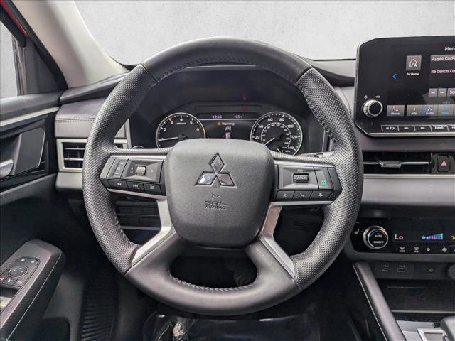 Used 2024 Mitsubishi Outlander SE image 24