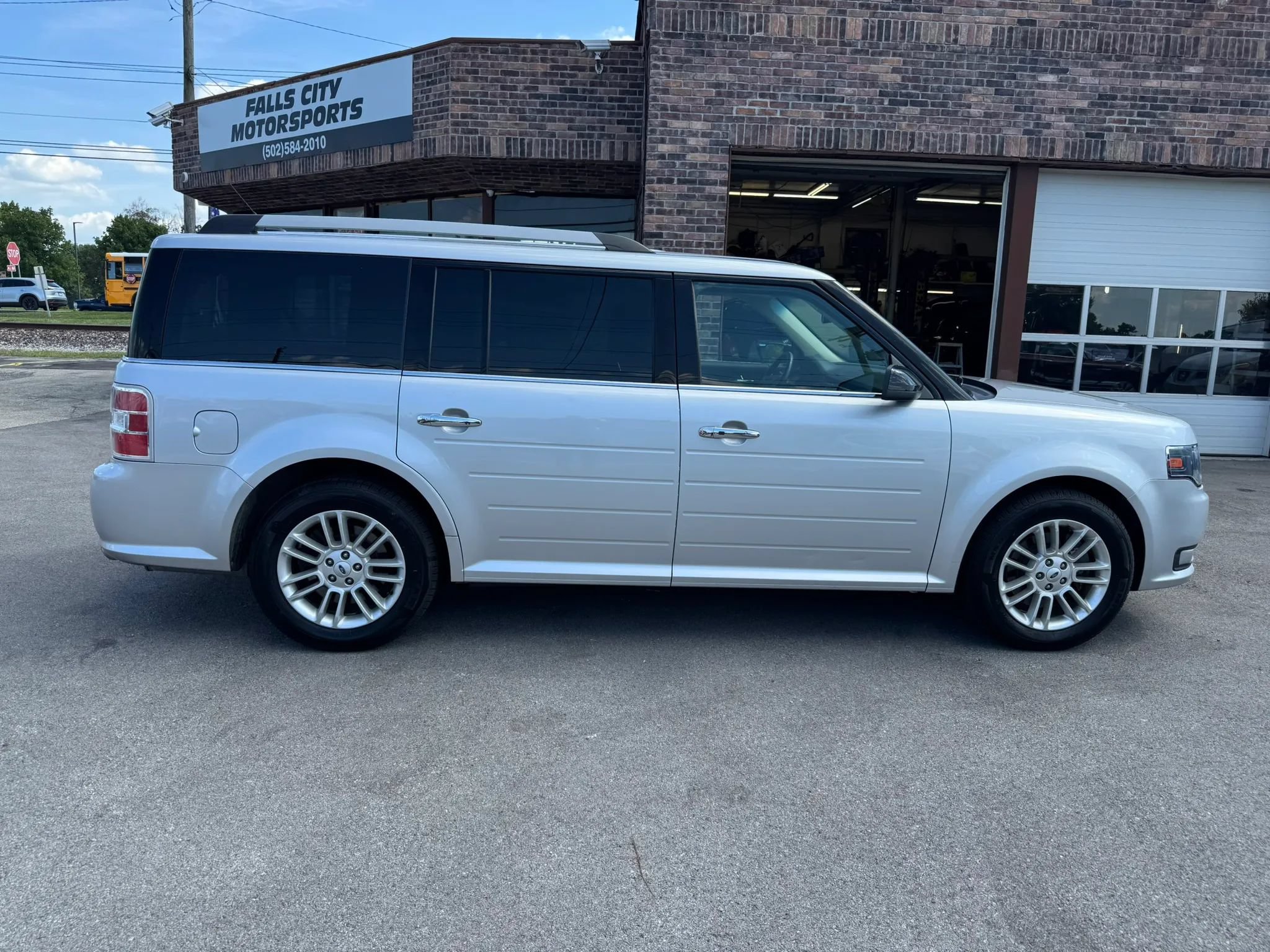 Used 2018 Ford Flex SEL w/ Equipment Group 202A AWD/4WD image 16