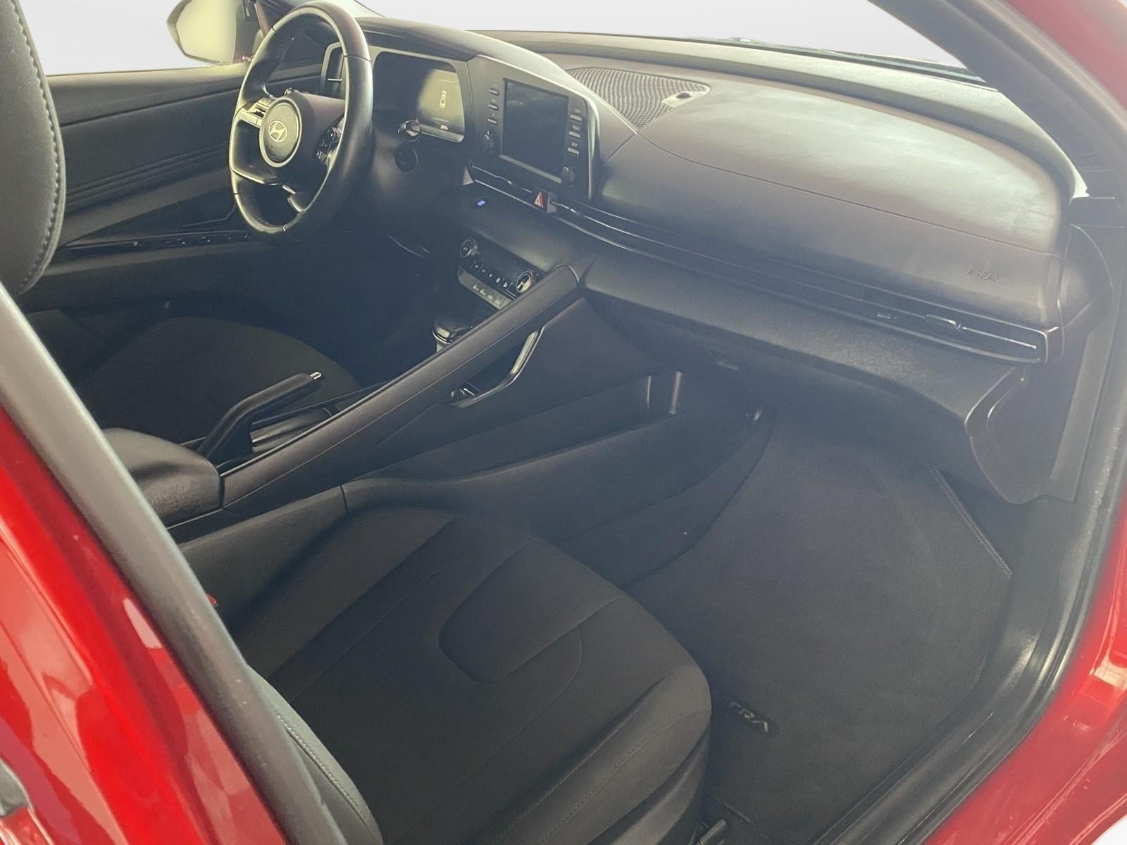 Used 2025 Hyundai Elantra Sport FWD image 7