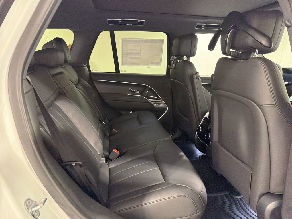 New 2026 Land Rover Range Rover SE image 28