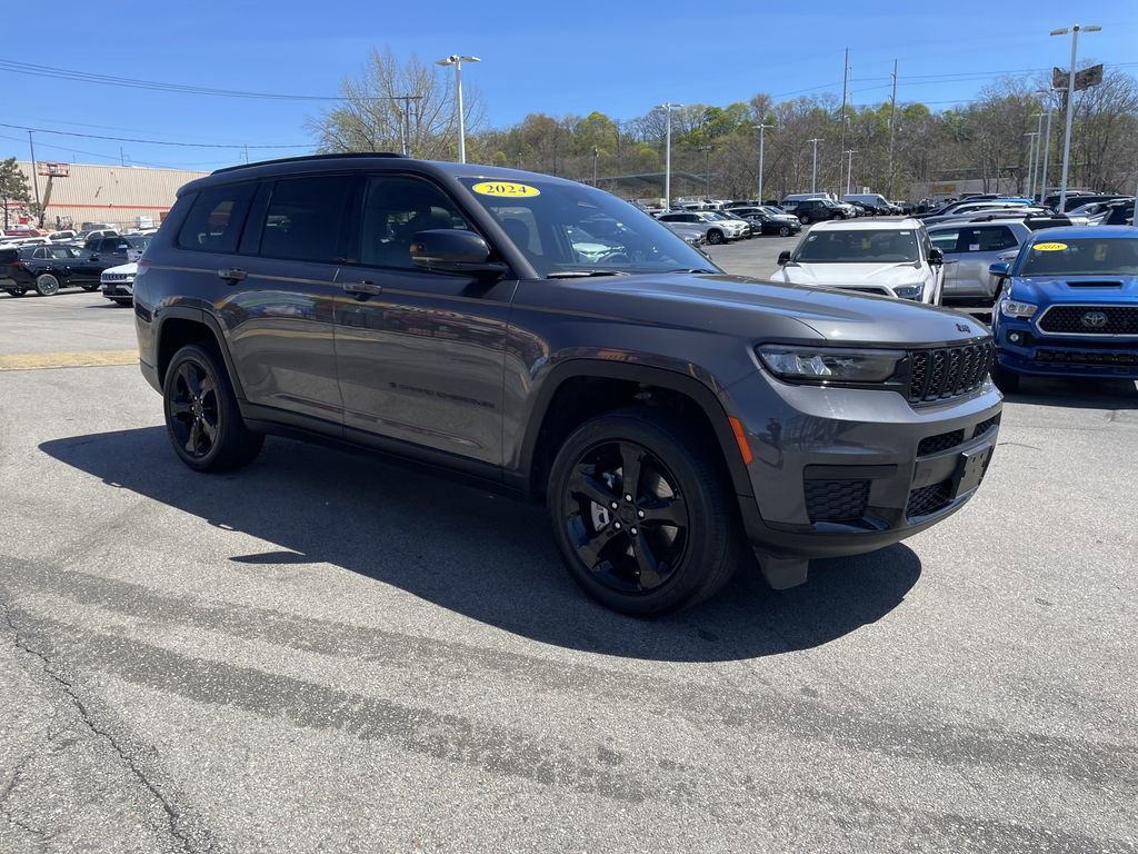Used 2024 Jeep Grand Cherokee L Altitude AWD/4WD image 6