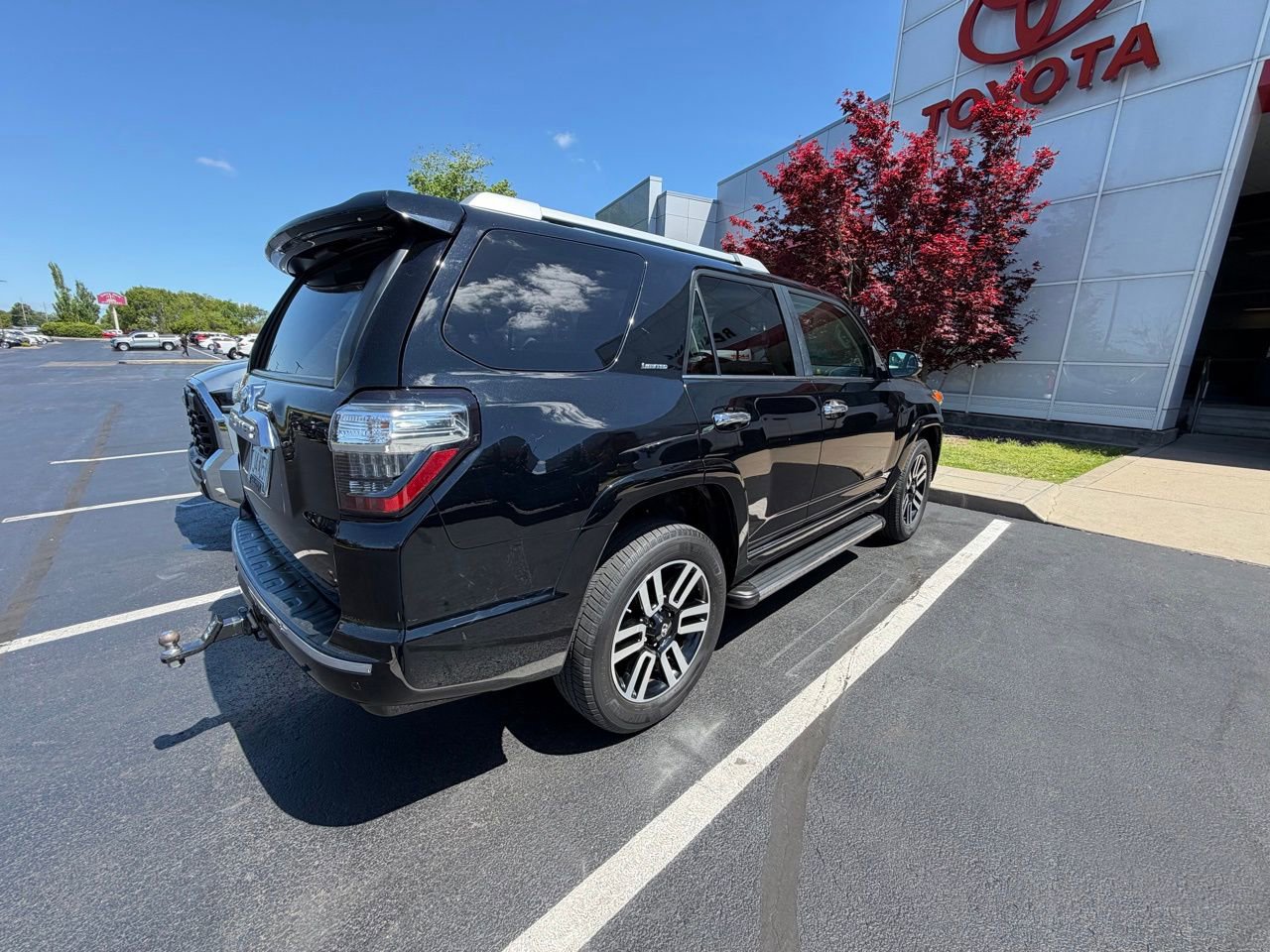 Used 2018 Toyota 4Runner Limited AWD/4WD image 5