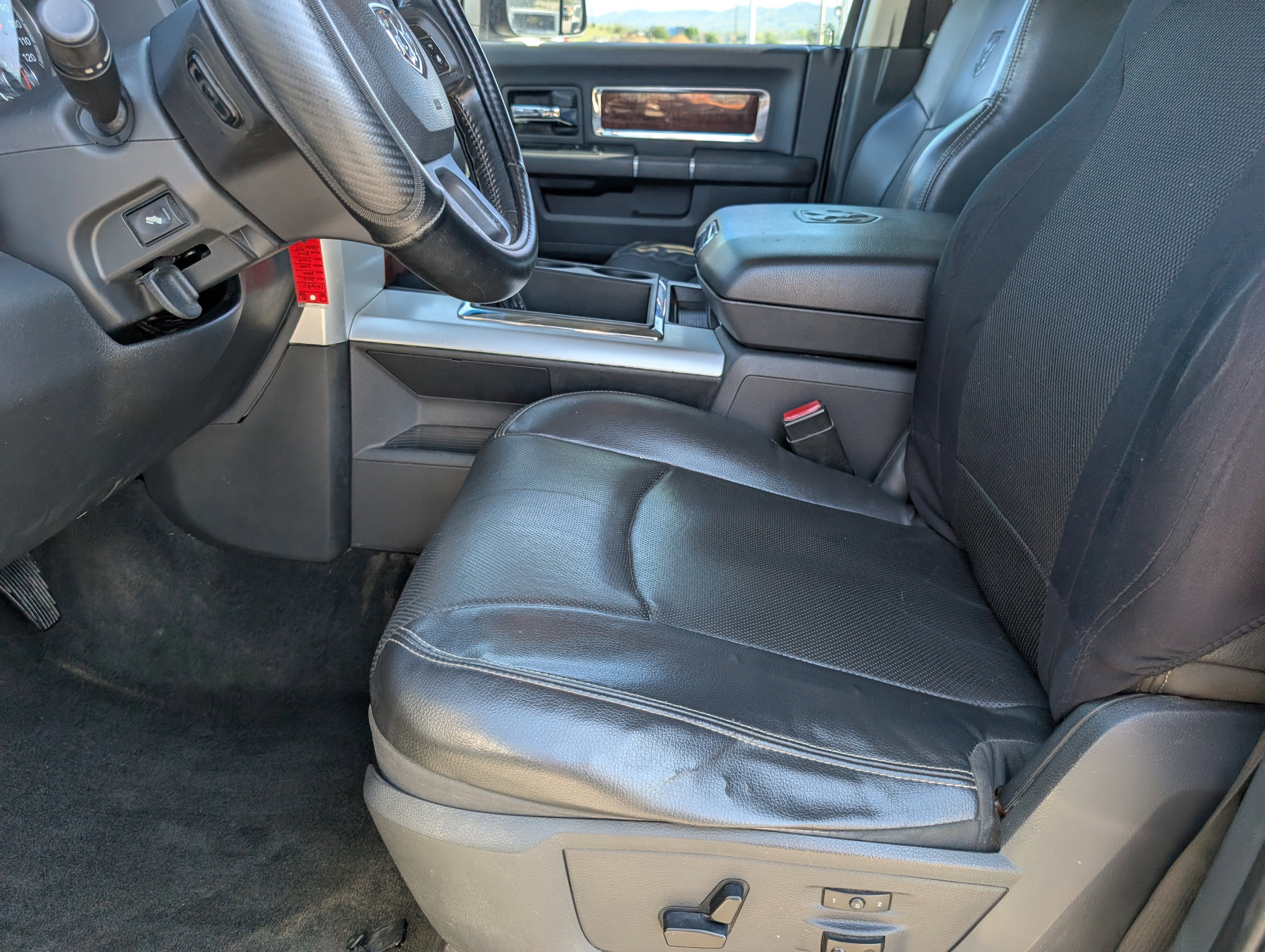 Used 2012 RAM 2500 Laramie w/ Protection Group image 13