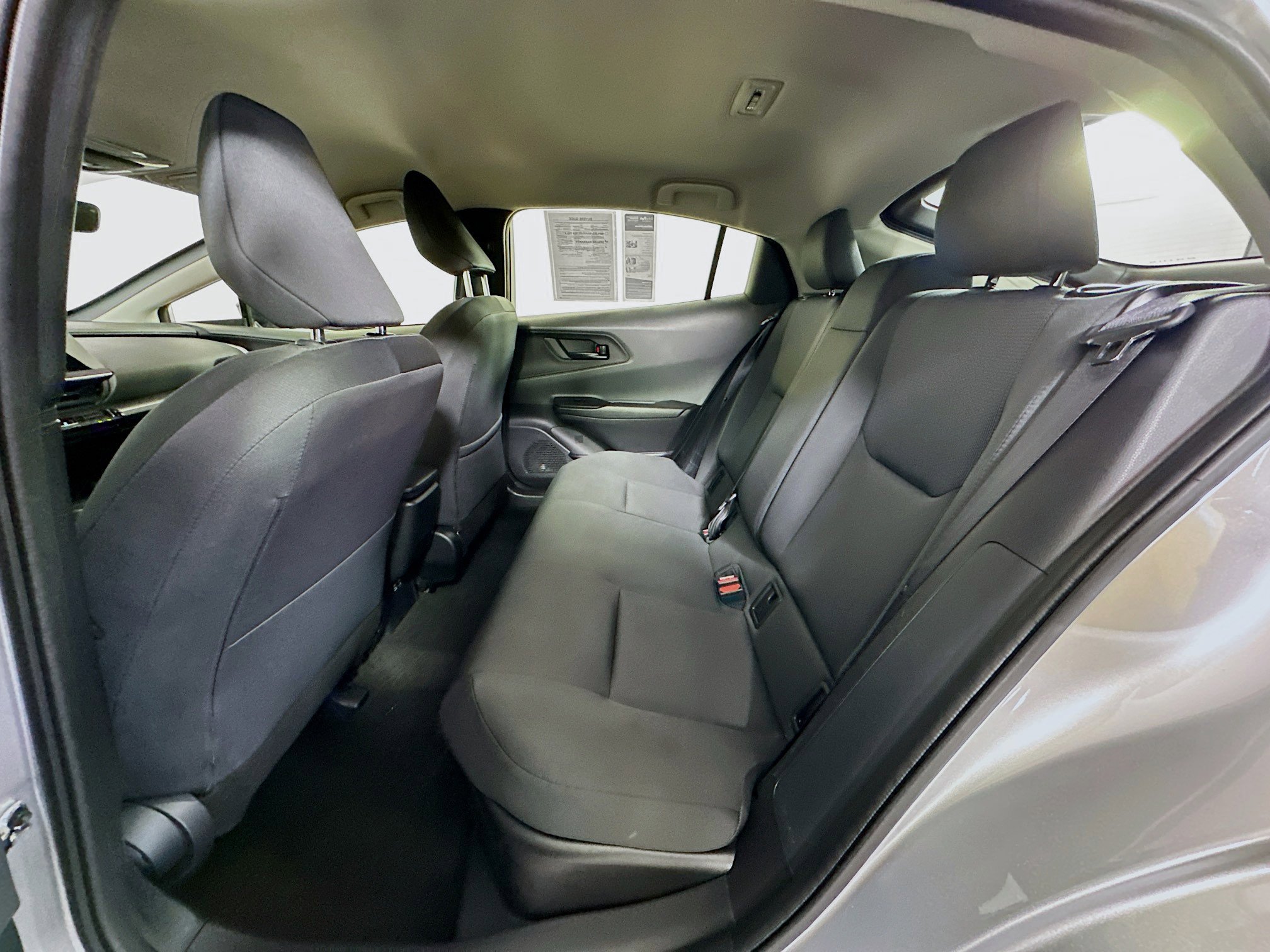 Used 2025 Toyota Prius LE image 27