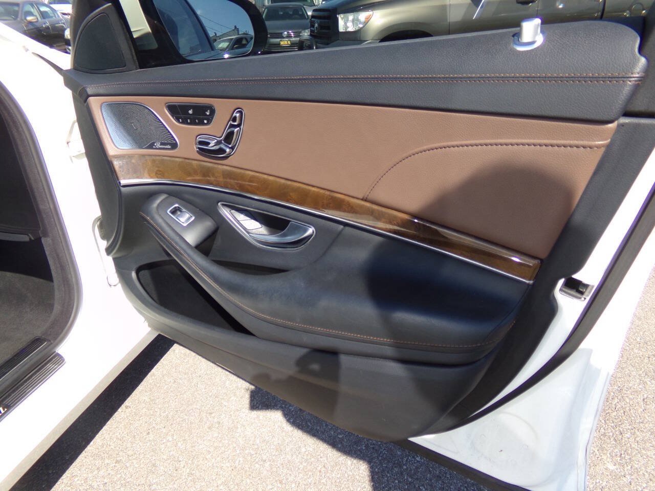 Used 2016 Mercedes-Benz S 550 4MATIC Sedan image 40