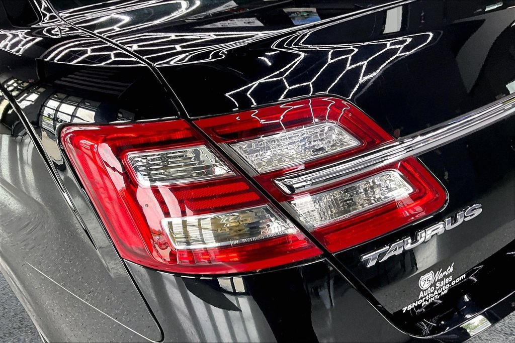 Used 2018 Ford Taurus SEL FWD image 22