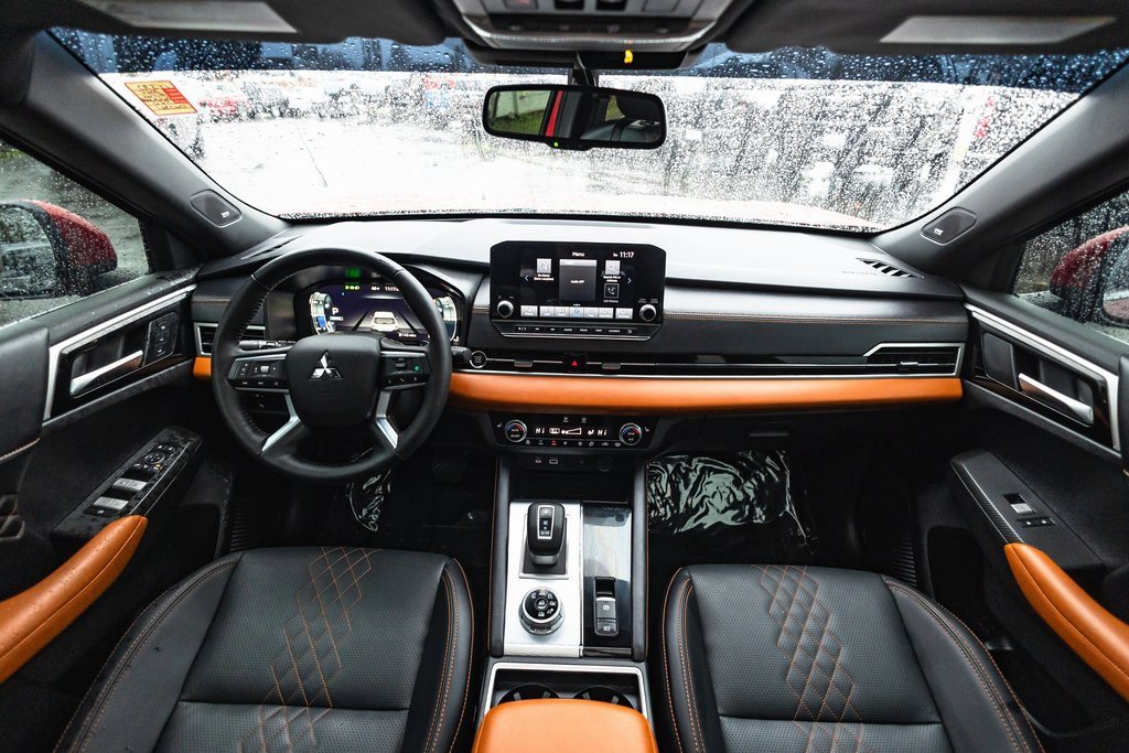 Used 2024 Mitsubishi Outlander SEL image 29