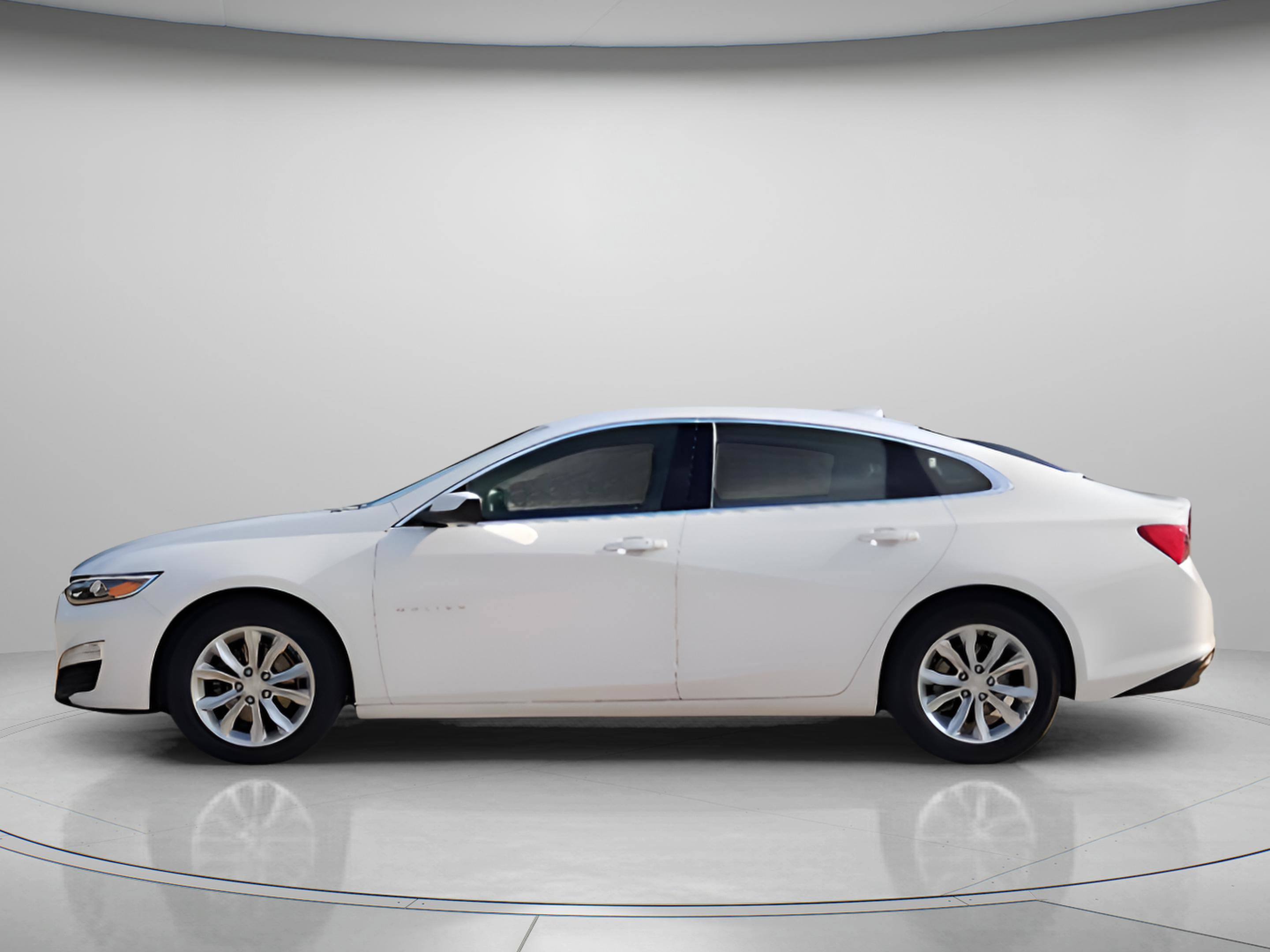 Used 2023 Chevrolet Malibu LT FWD image 2