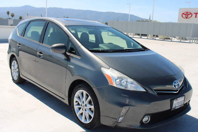 Used 2012 Toyota Prius V Five image 2