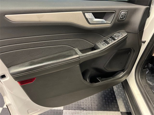 Used 2022 Ford Escape SEL w/ Technology Package image 8