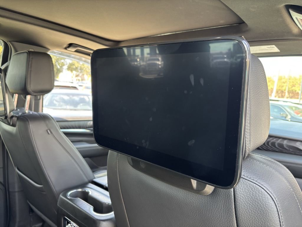 Used 2024 GMC Yukon Denali w/ Advanced Technology Package image 27