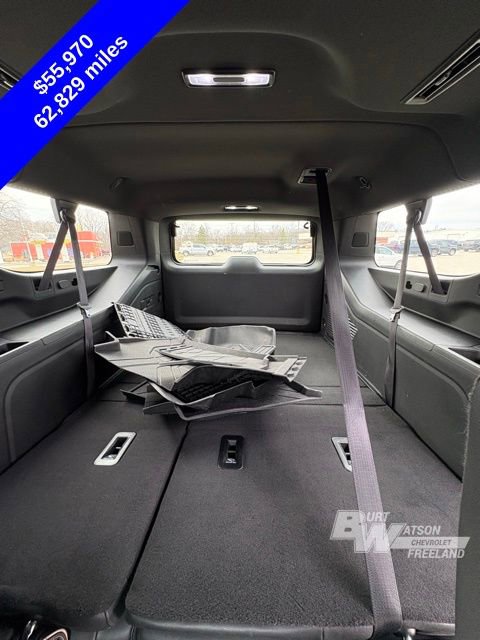 Used 2024 Chevrolet Suburban Premier w/ Premium Package 2 AWD/4WD image 32