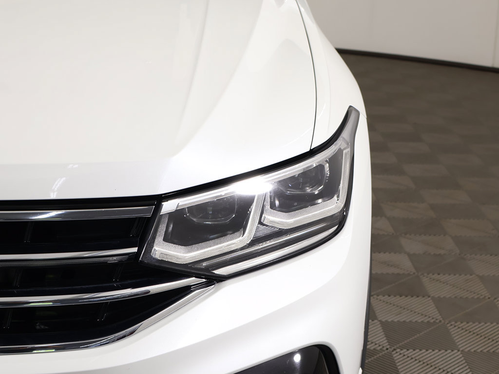 Used 2022 Volkswagen Tiguan SEL R-Line AWD/4WD image 16