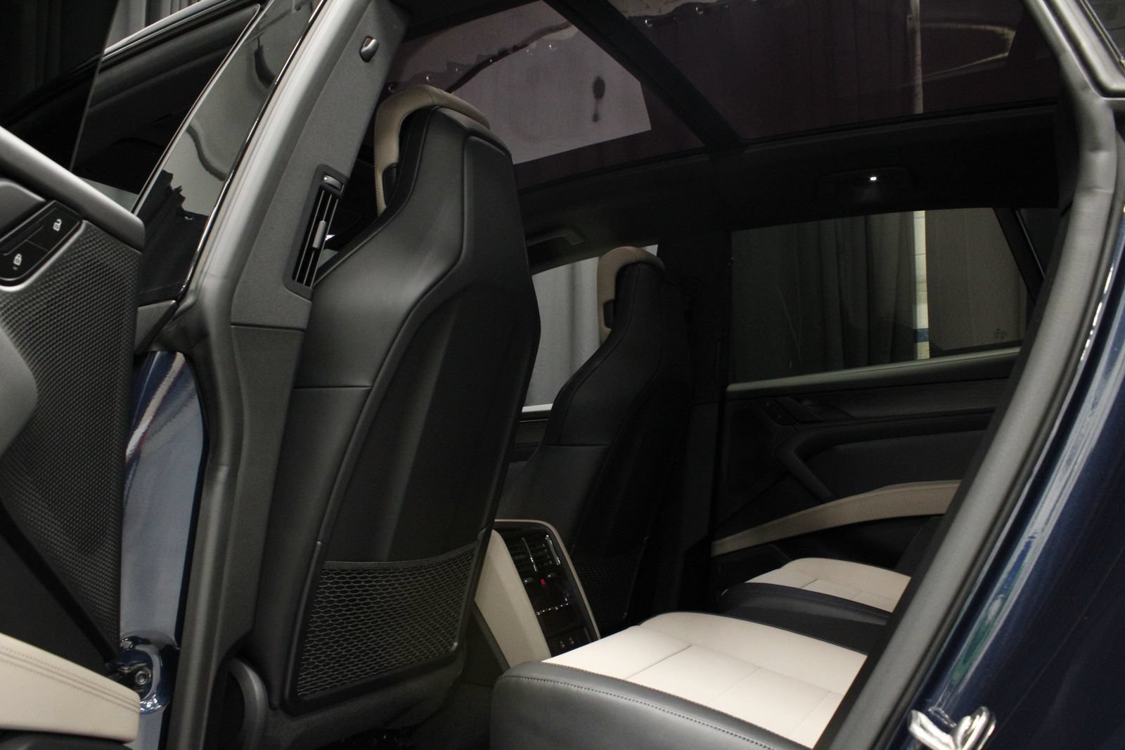 Used 2026 Porsche Cayenne Electric AWD/4WD image 19
