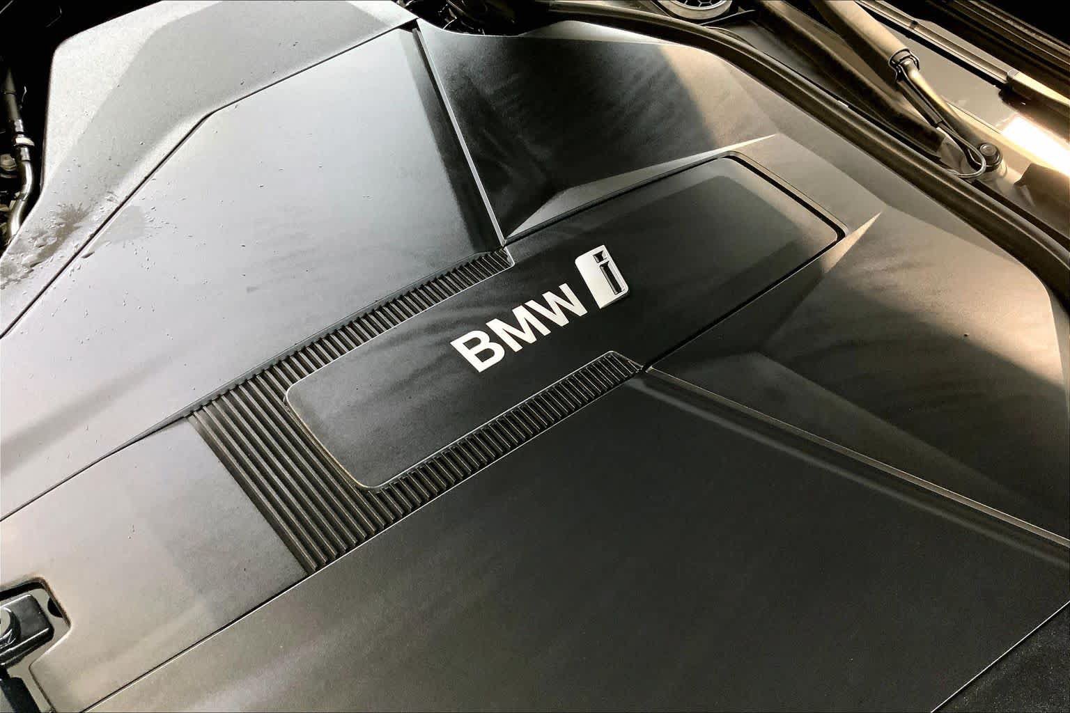 Used 2024 BMW i7 xDrive60 w/ Executive Package AWD/4WD image 31