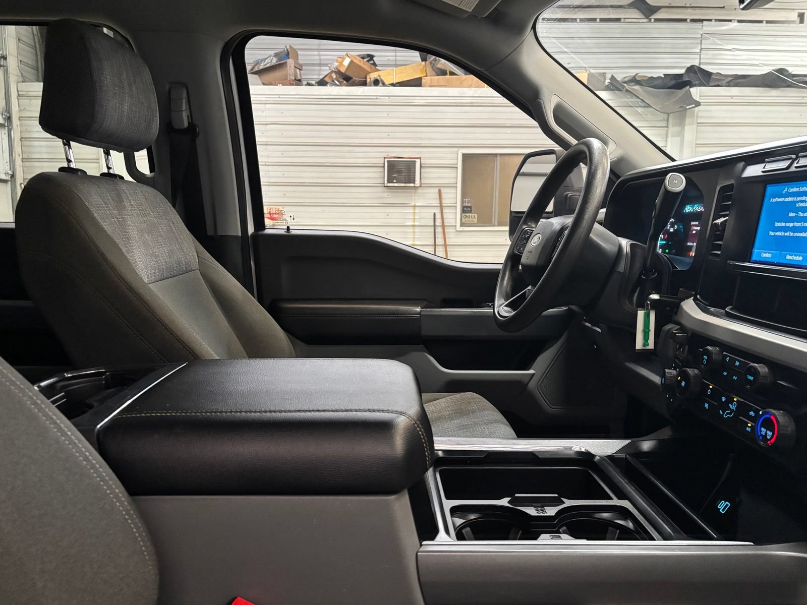 Used 2023 Ford F250 XLT w/ FX4 Off-Road Package AWD/4WD image 25