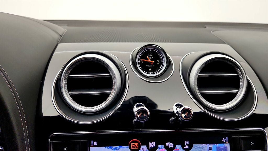 Used 2018 Bentley Bentayga AWD/4WD image 24