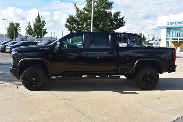 New 2026 Chevrolet Silverado 2500 ZR2 w/ LPO, Dark Essentials Package AWD/4WD image 8