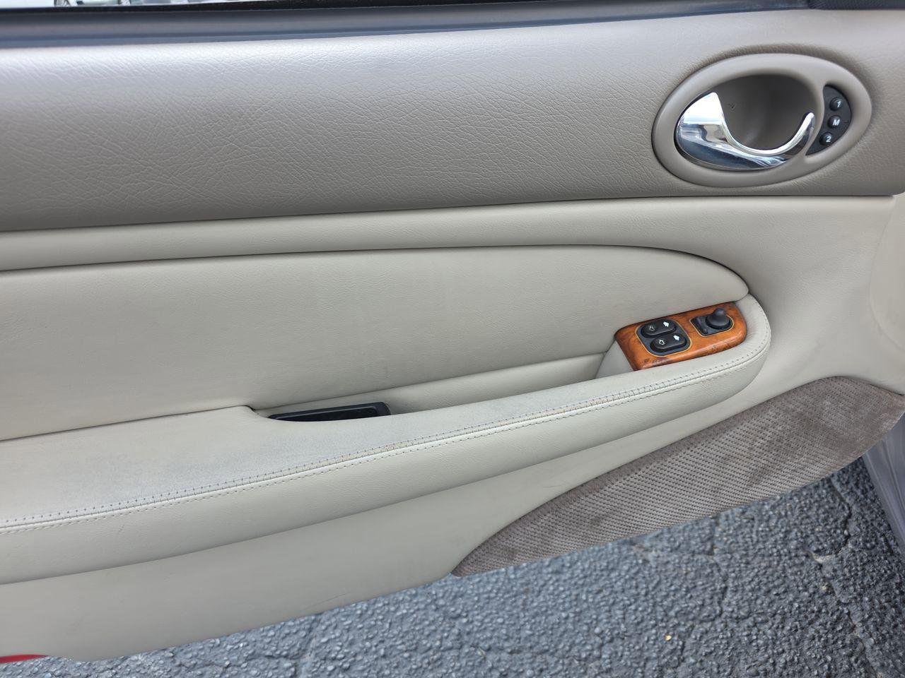 Used 2000 Jaguar XK8 Convertible RWD image 5