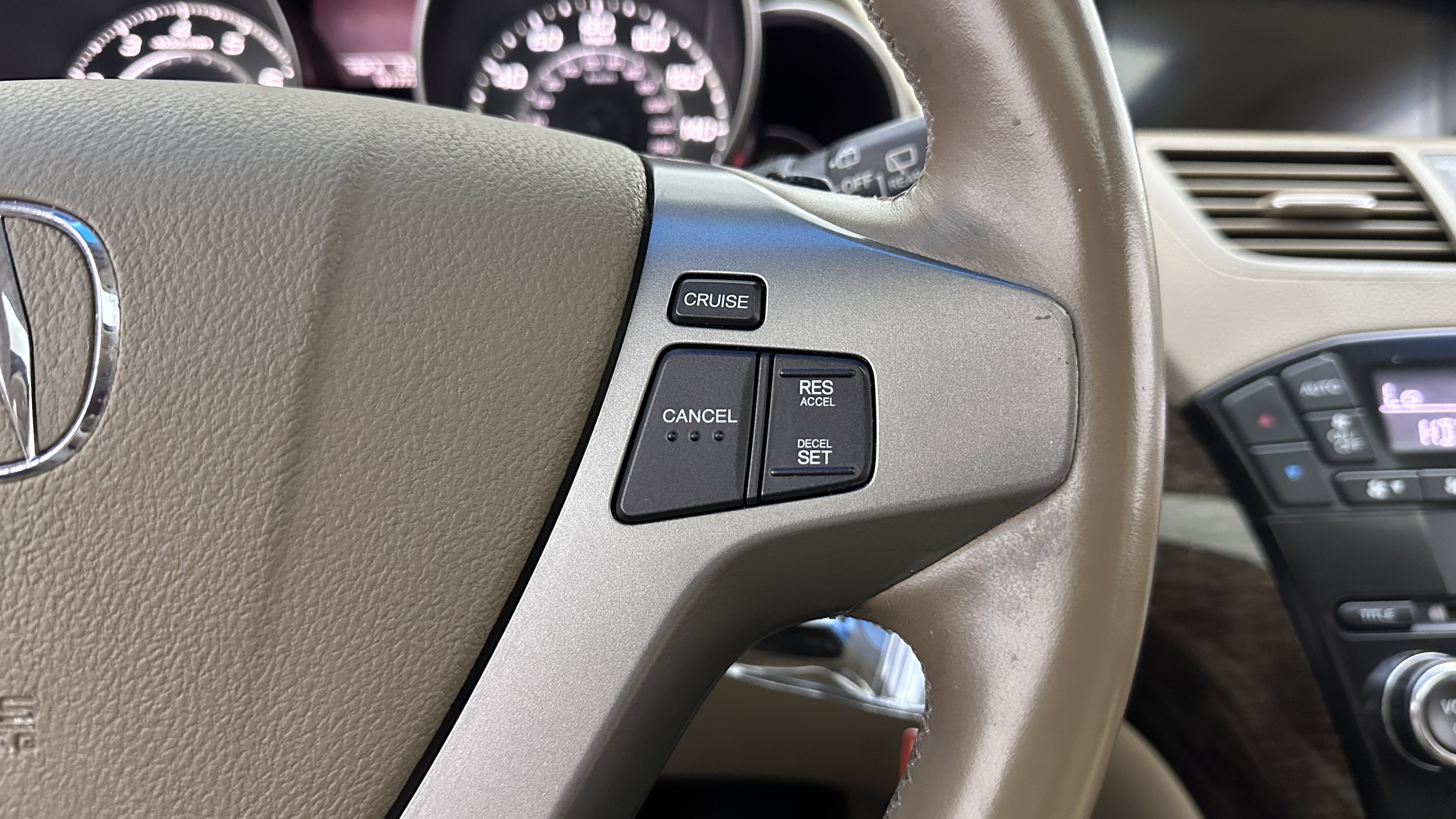 Used 2011 Acura MDX w/ Technology Package AWD/4WD image 23