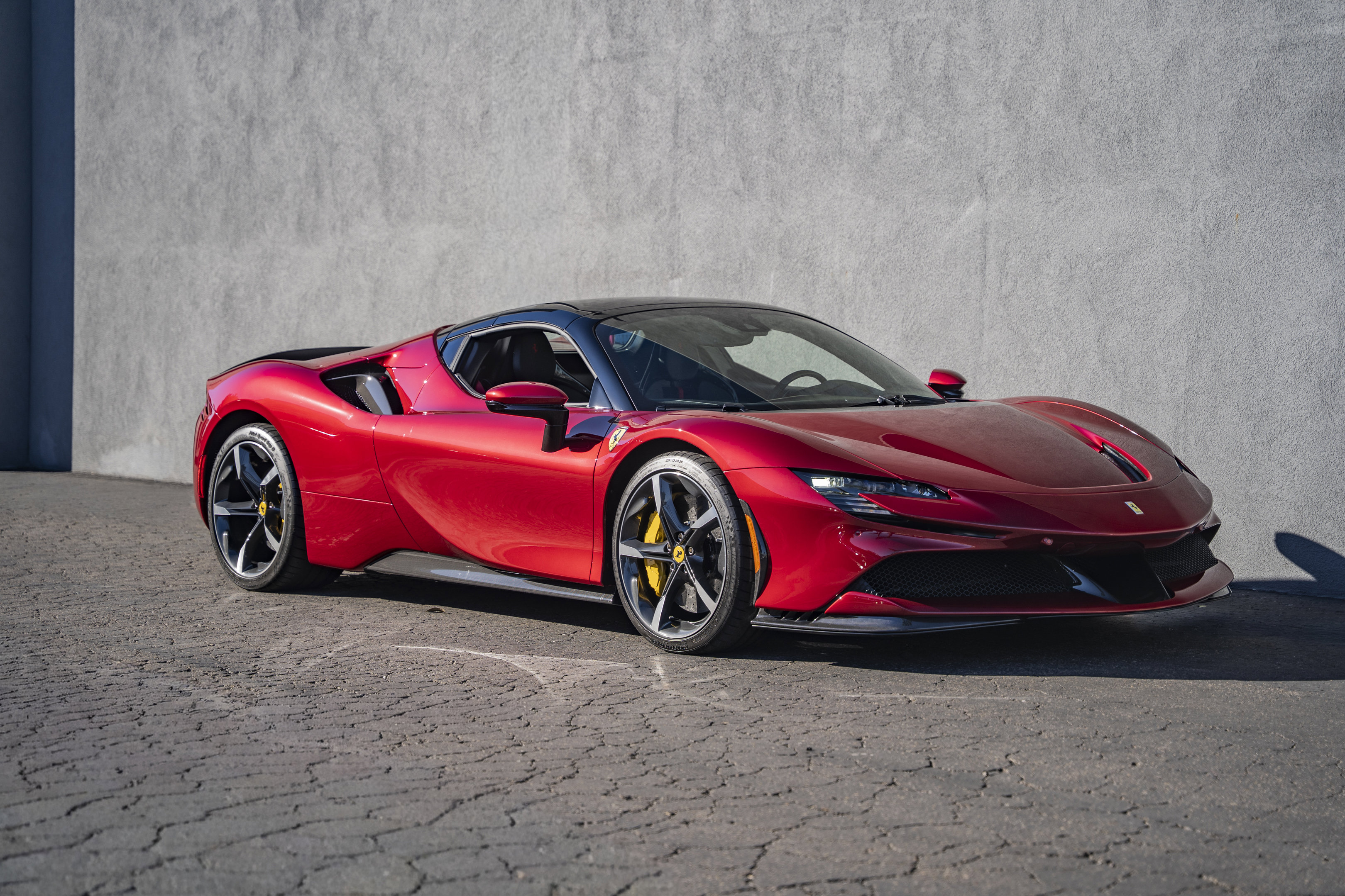 Used 2022 Ferrari SF90 Spider image 10