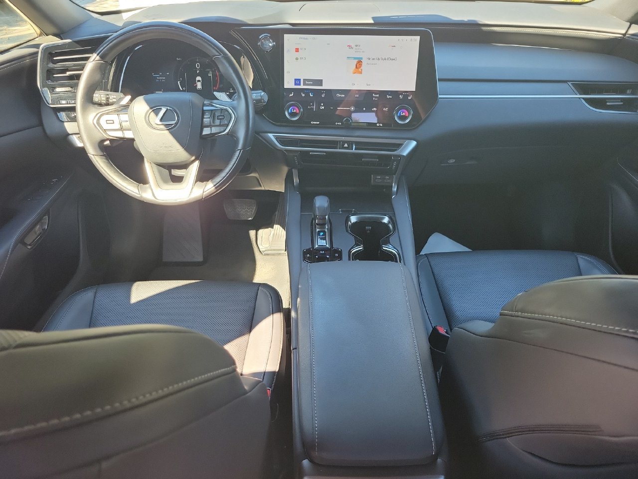Used 2025 Lexus RX 350 Premium FWD image 12