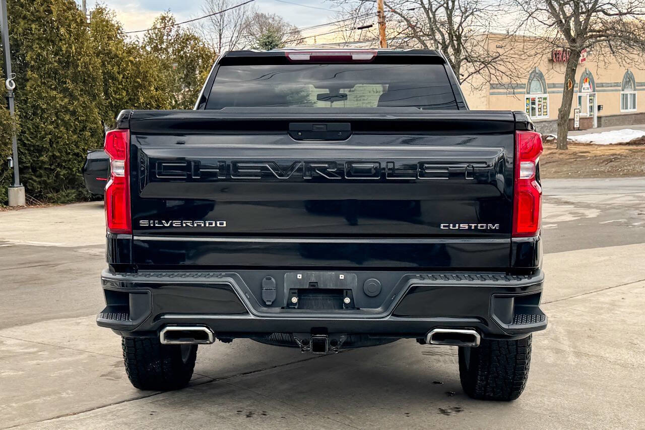 Used 2019 Chevrolet Silverado 1500 Custom w/ Custom Value Package AWD/4WD image 4