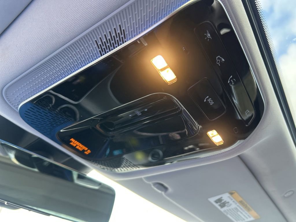 Used 2025 Mercedes-Benz C 300 Sedan image 43