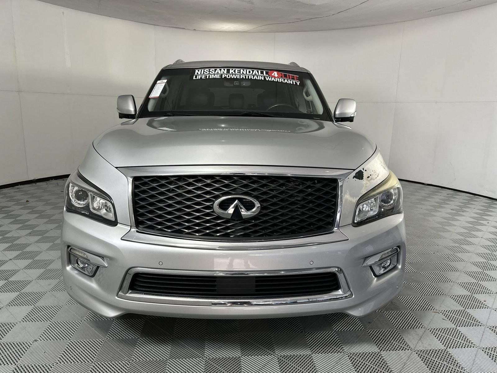 Used 2017 INFINITI QX80 4WD w/ Driver Assistance Package image 3