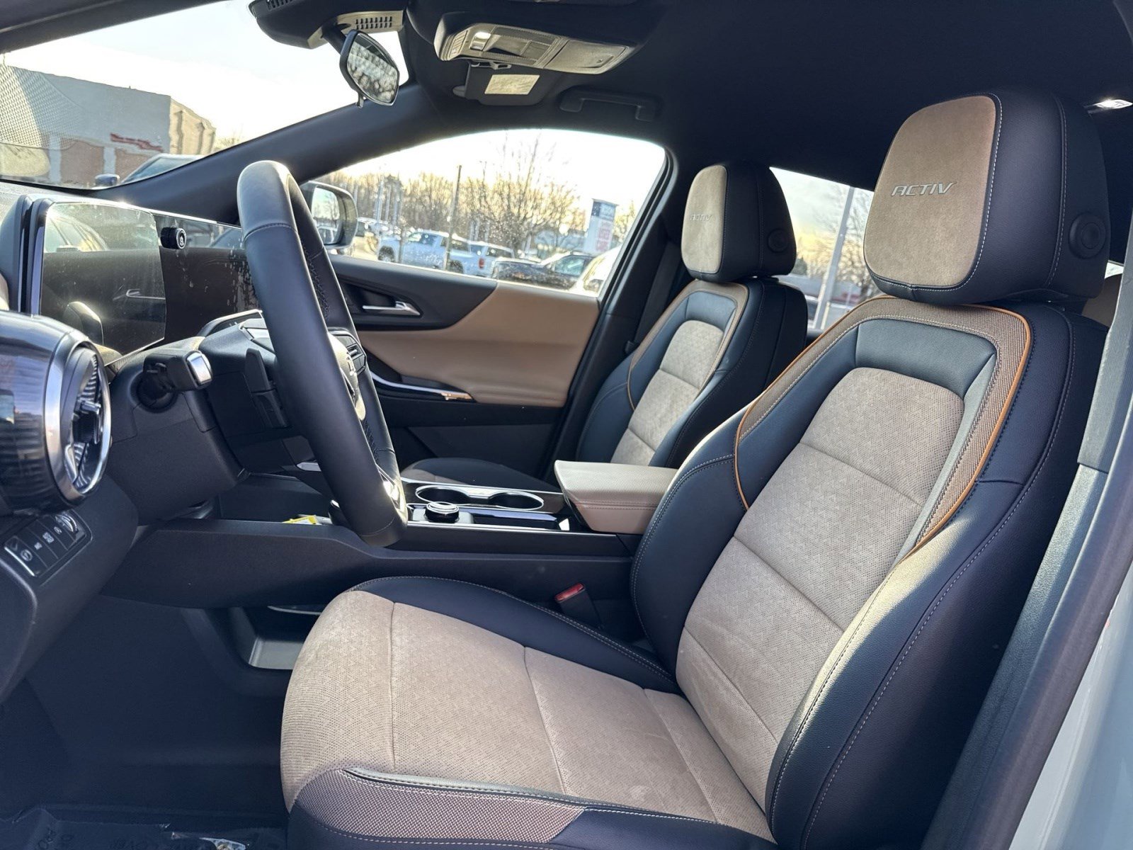 Used 2025 Chevrolet Equinox ACTIV w/ Convenience Package III image 11