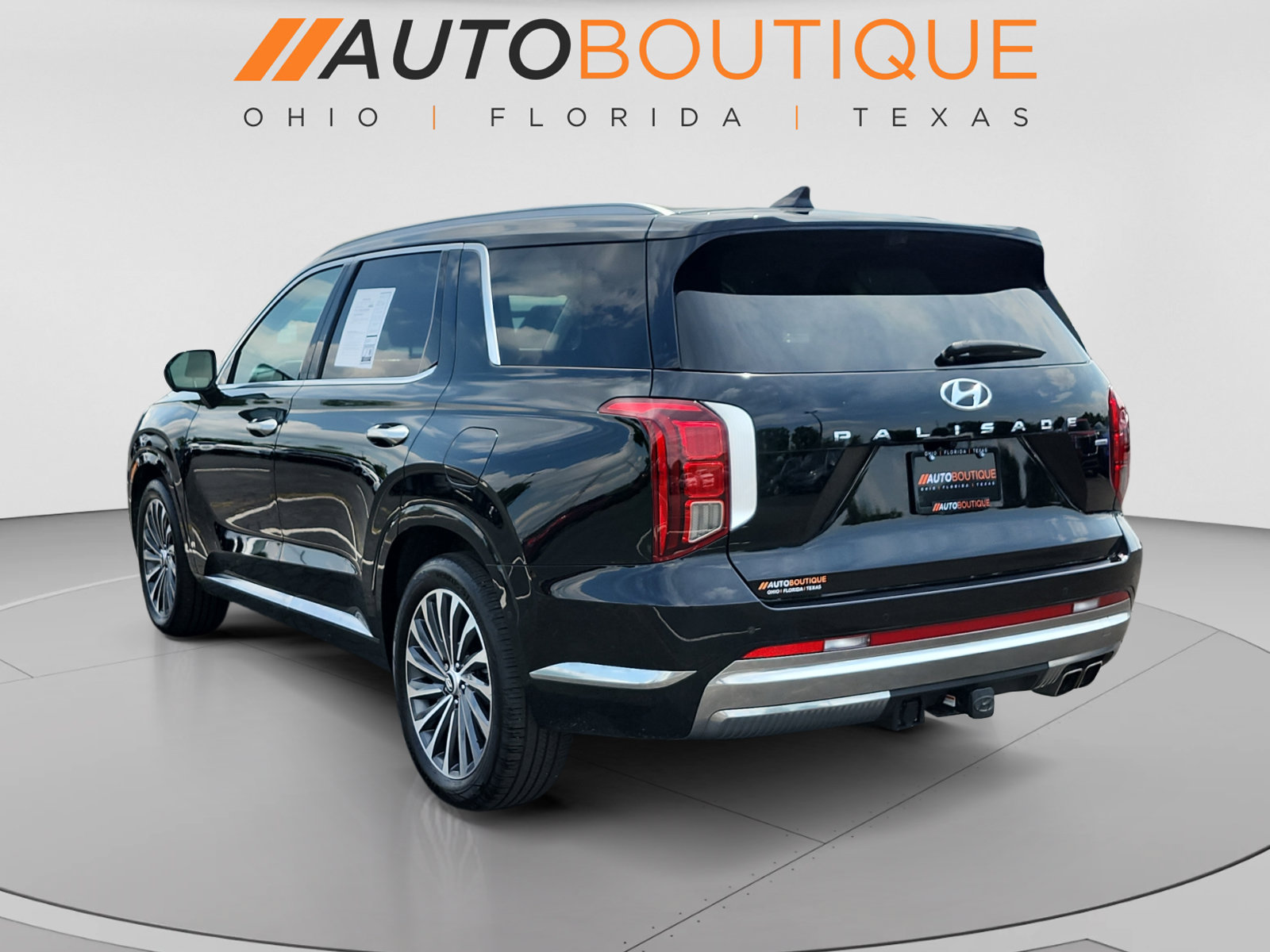 Used 2025 Hyundai Palisade Calligraphy AWD/4WD image 3